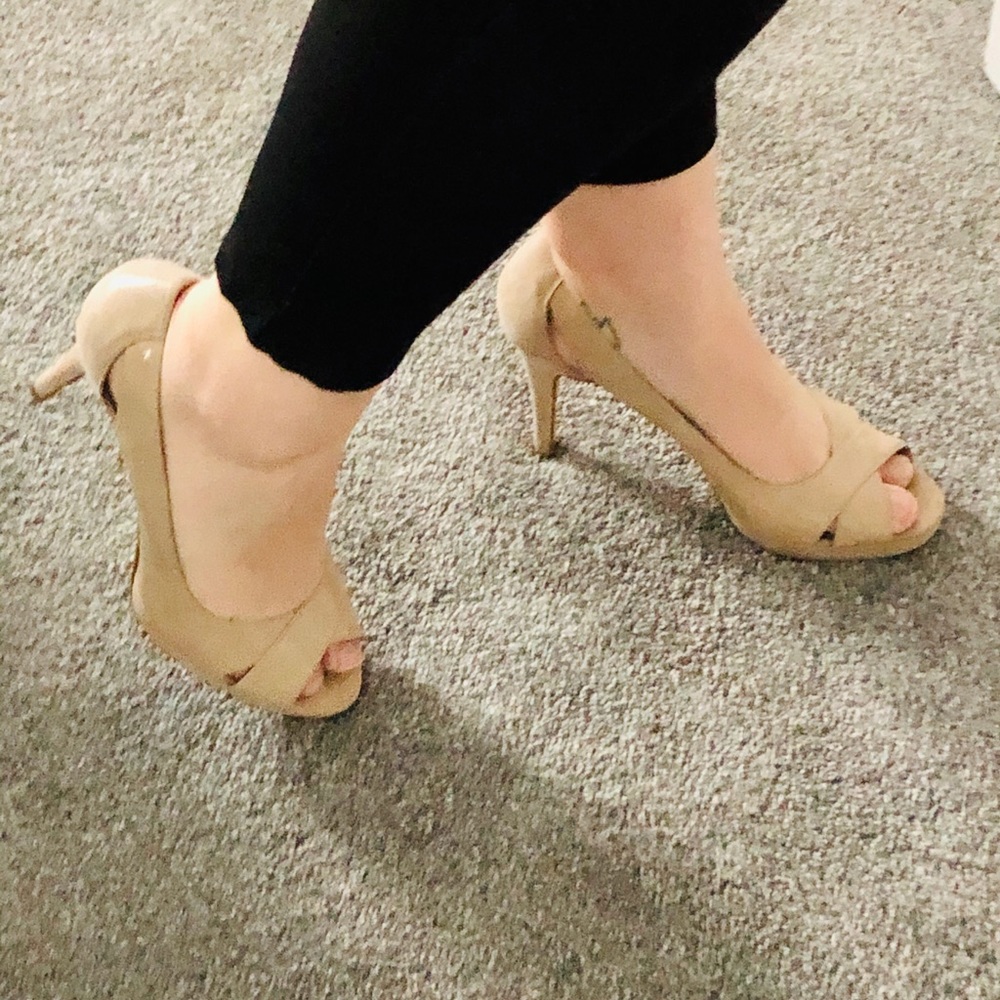 Adorable Alfani heels size 9! 👡